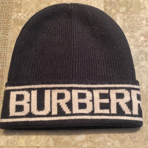 Burberry beanie - Picture 1 of 3